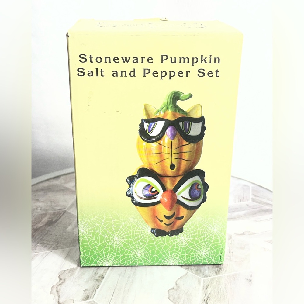 Stoneware Pumpkin Salt & Pepper Set Cracker Barrel Halloween Fall Decor